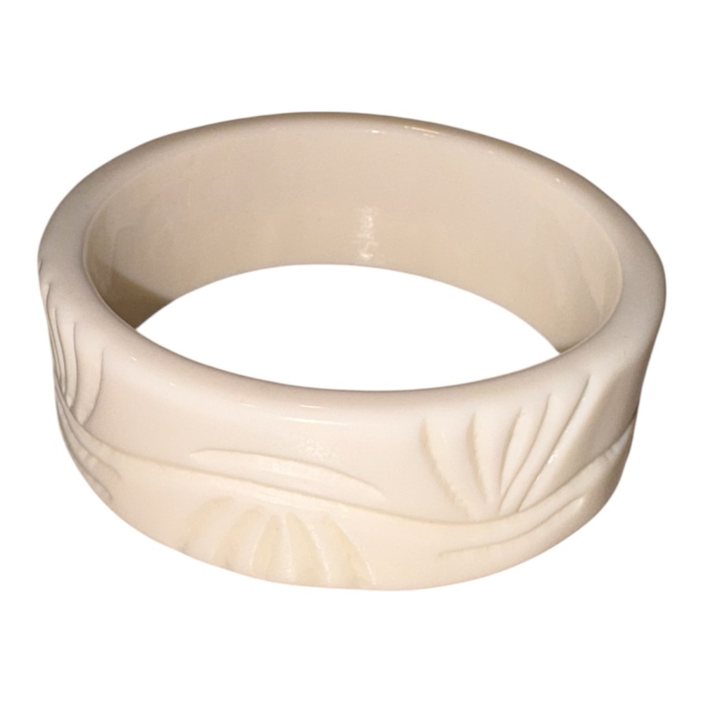 Ivory Tone Carved Bangle Bracelet Floral Leaf Motif Wide Resin J40
